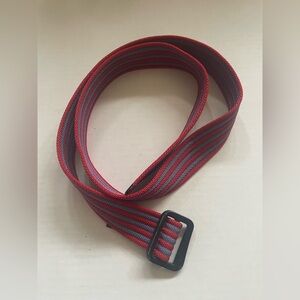 Vineyard Vines Boy's Friction Fine Stripe Tech Belt Red Blue Size Small S